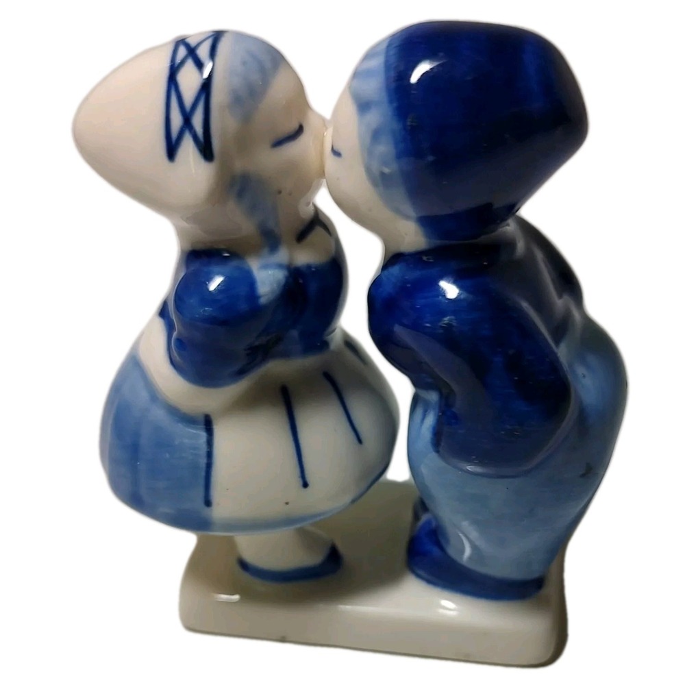 Delft Blue Kissing Couple Figurines Hand Painted Boy Girl Amsterdam Vintage